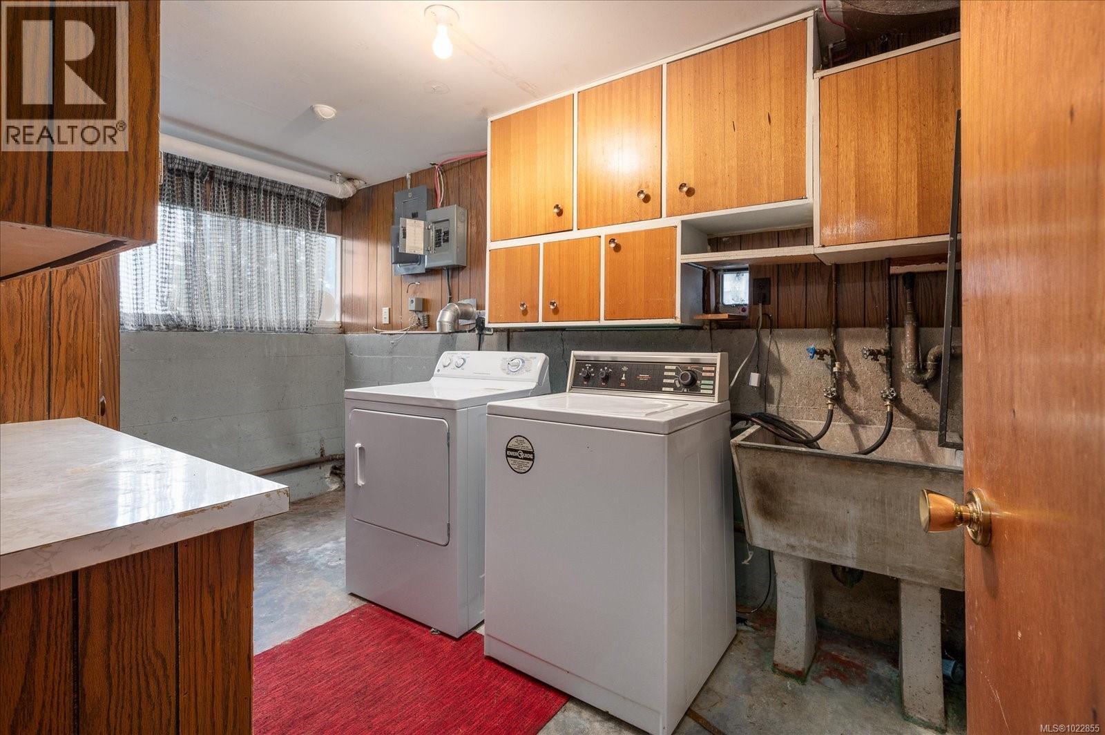 912 CAPILANO PL - 37