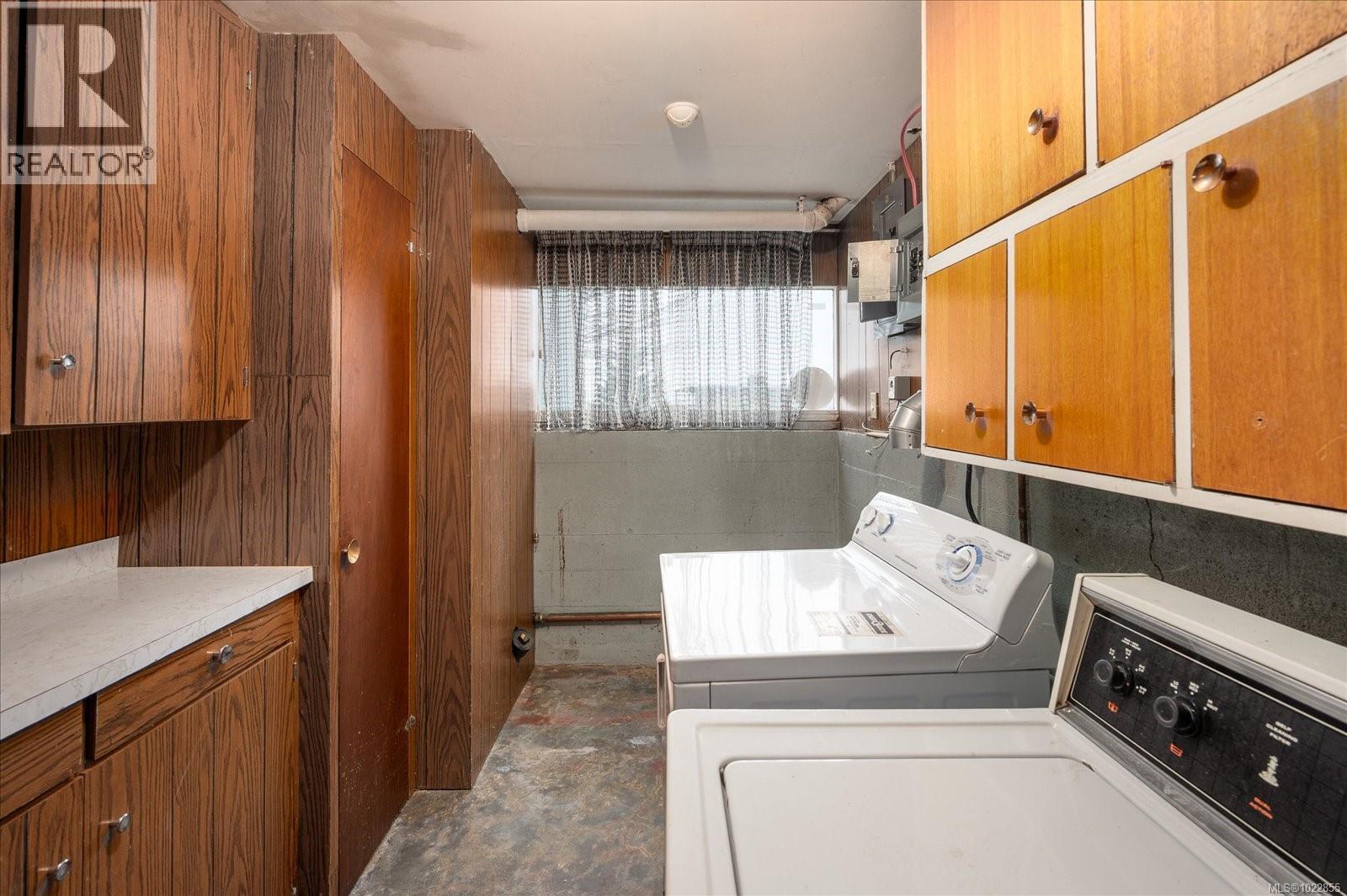 912 CAPILANO PL - 38