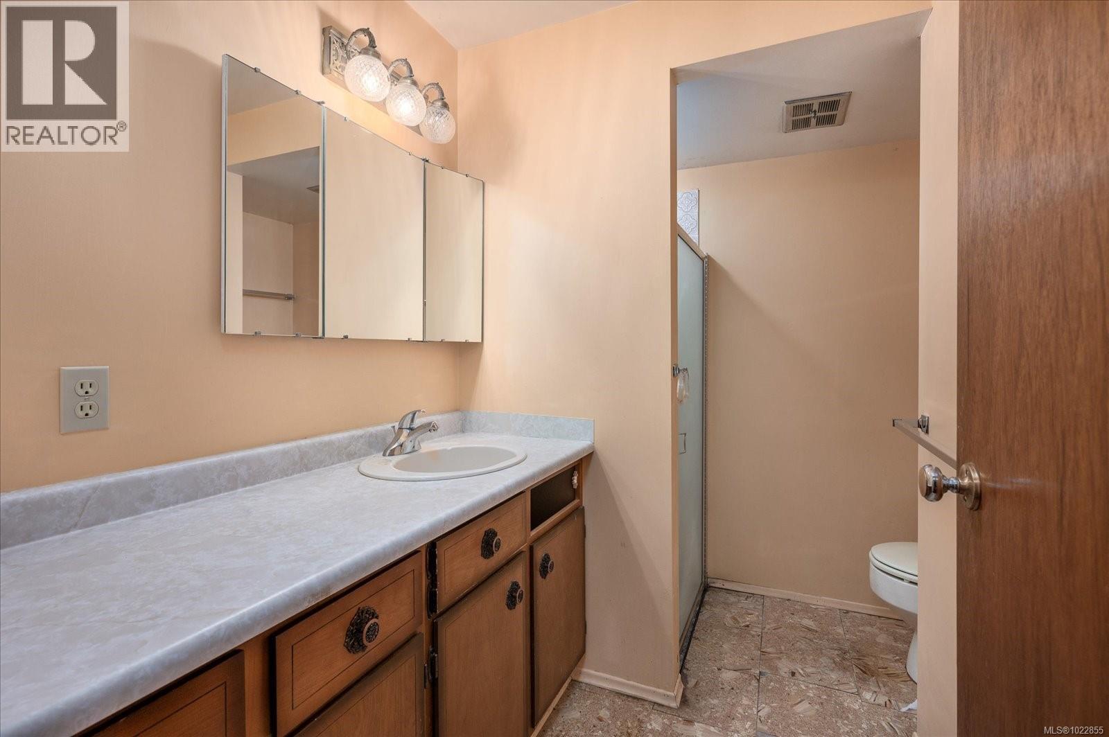 912 CAPILANO PL - 39