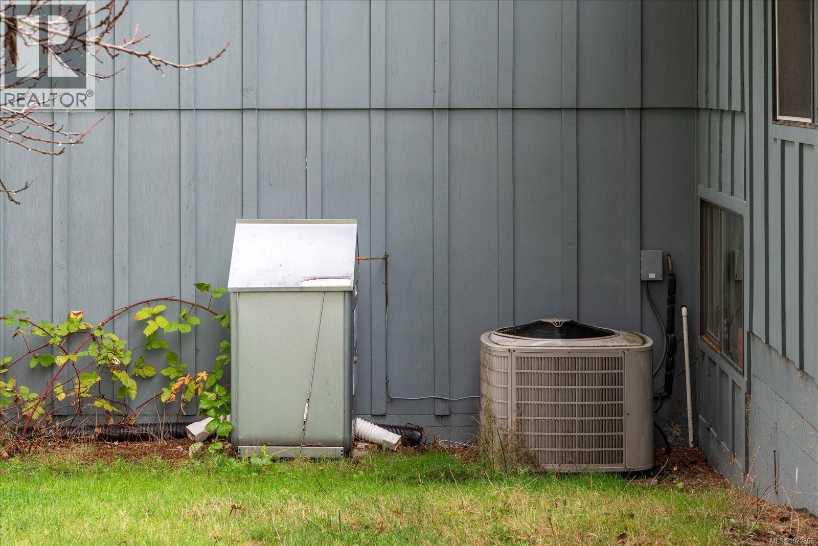 912 CAPILANO PL - 46