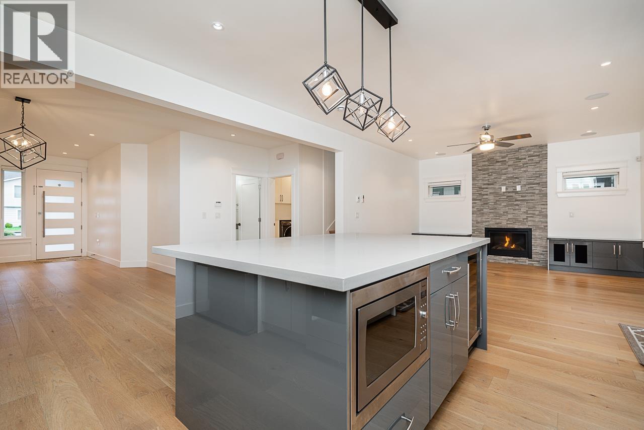 5634 52 Avenue, Delta