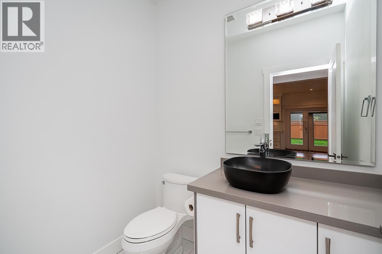 5634 52 Avenue, Delta