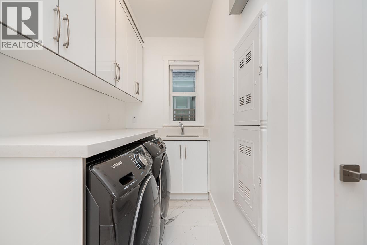 5634 52 Avenue, Delta