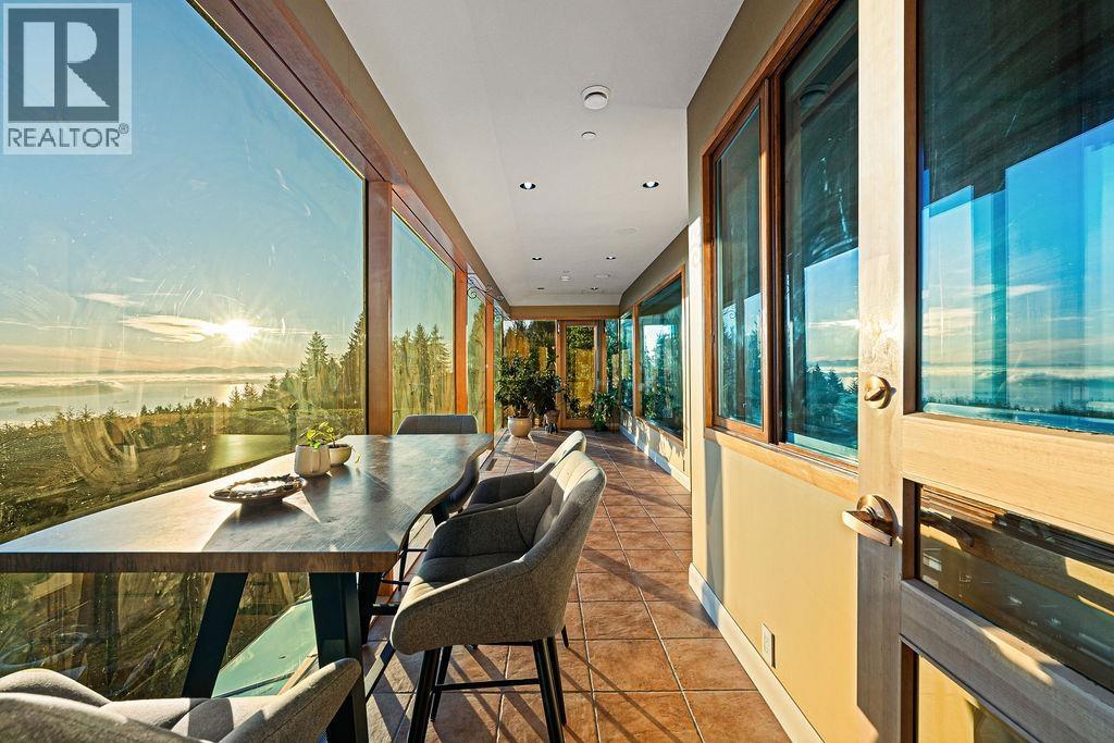 1626 PINECREST DRIVE, West Vancouver