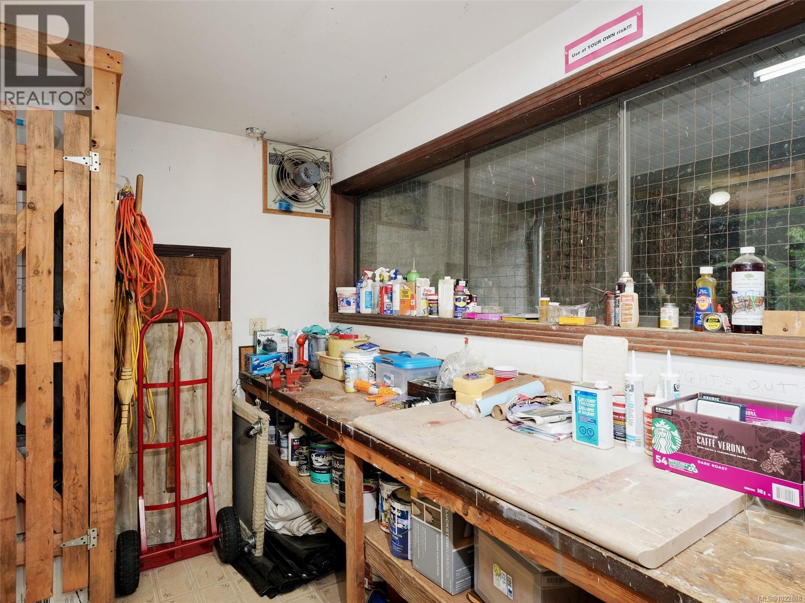 306 280 Douglas St, Victoria