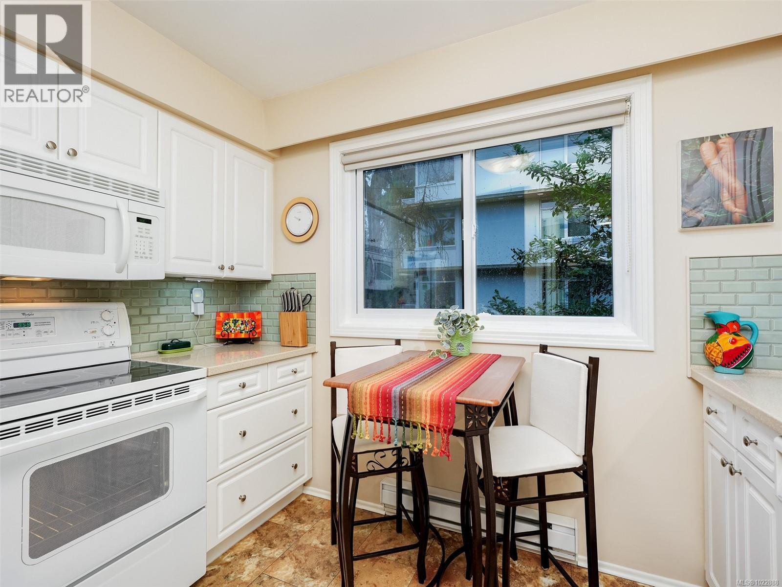 306 280 Douglas St, Victoria