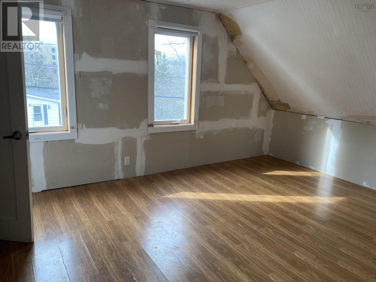 Property 16 of 22 of 6 Jubilee Lane