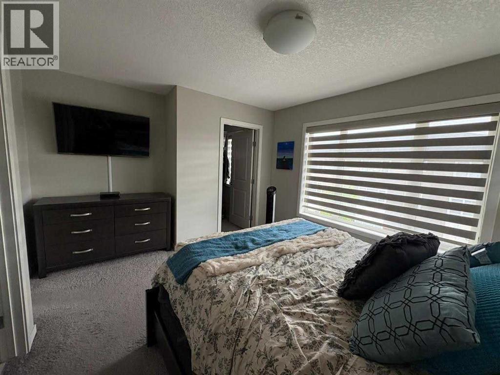 Single Family House for Sale in  Evansridge Park NW Evanston Calgary 