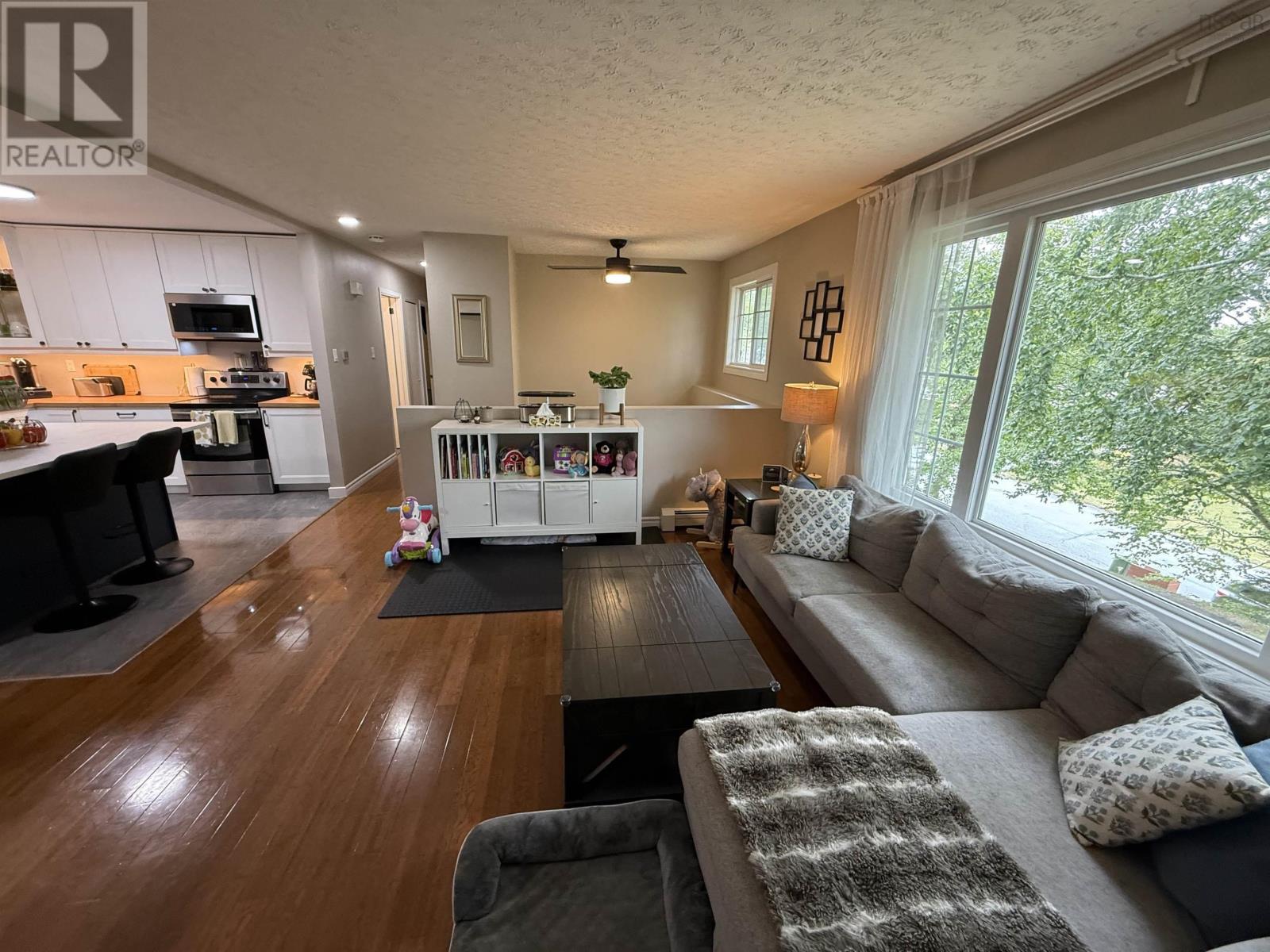 Property 6 of 41 of 37 Echo Forest Drive