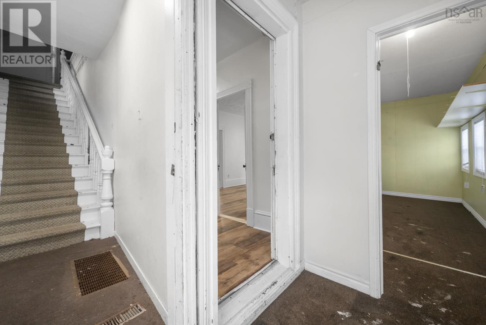 Property 20 of 49 of 62 Young Street