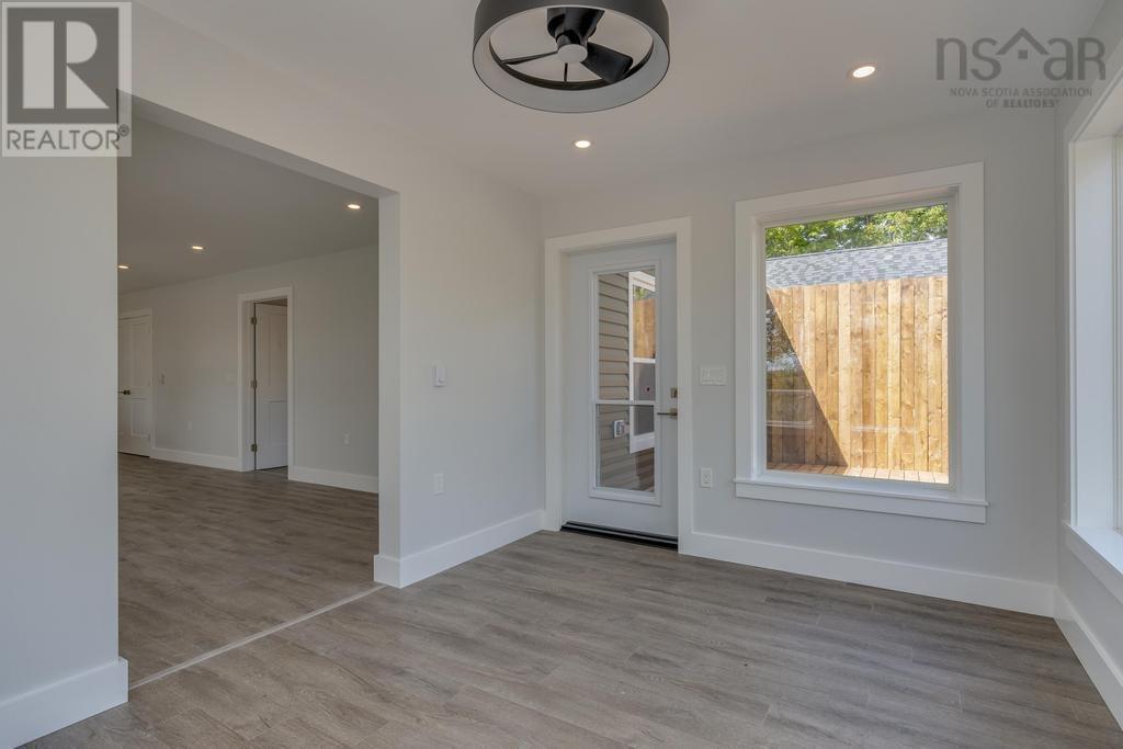 Property 16 of 36 of 1R 36 Pemberton Avenue