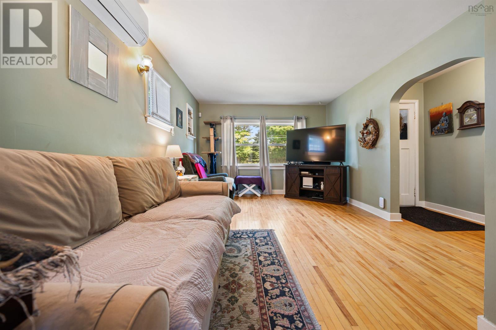 Property 19 of 29 of 46 LOCKHART Avenue