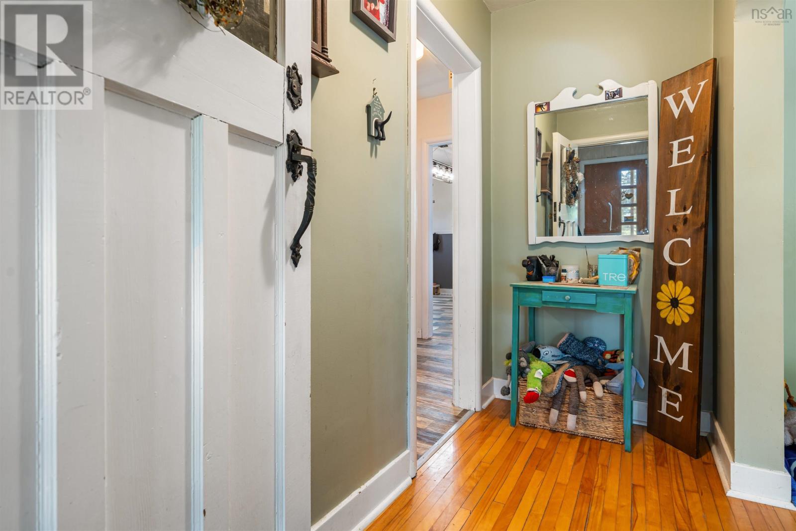 Property 21 of 29 of 46 LOCKHART Avenue