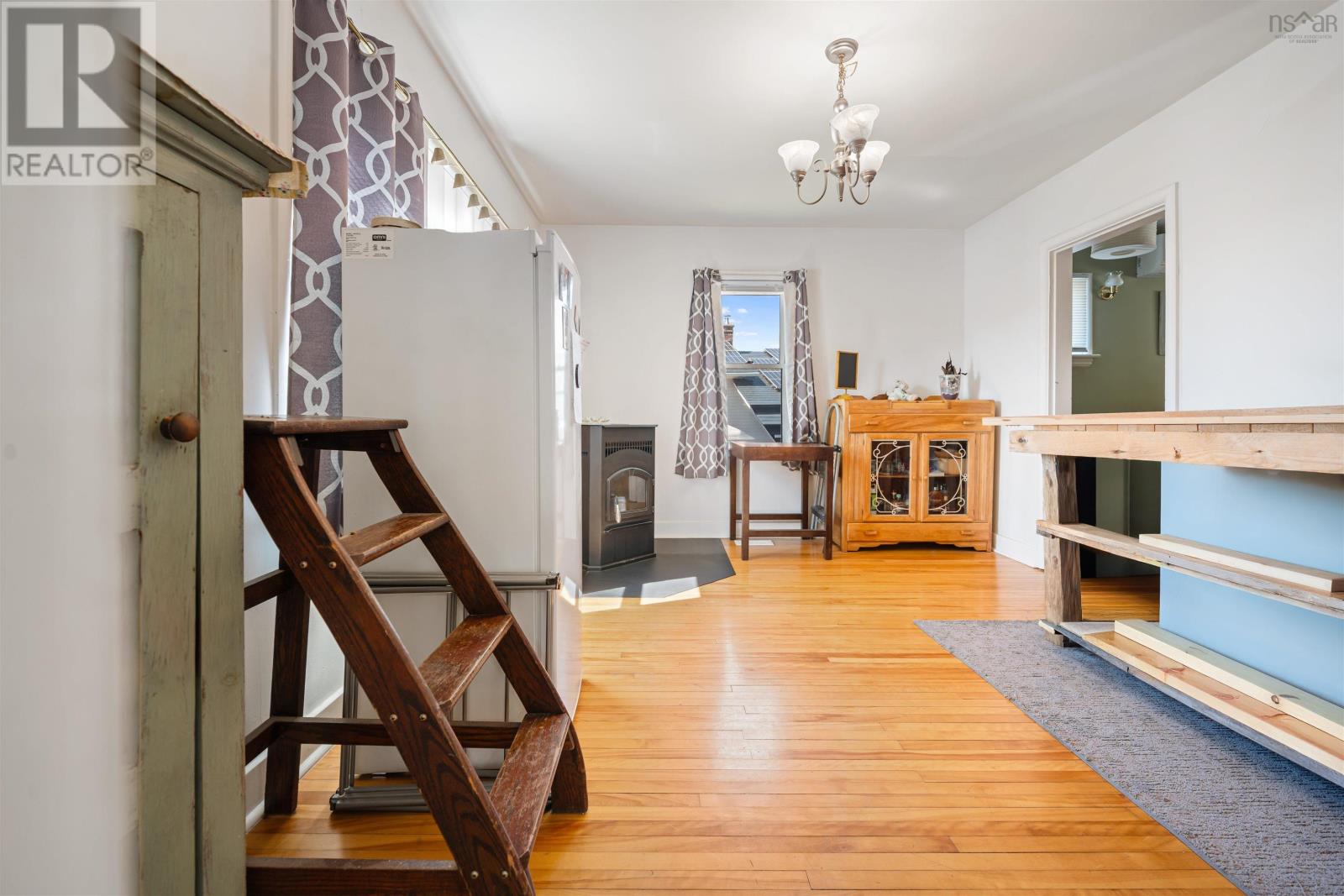 Property 15 of 29 of 46 LOCKHART Avenue