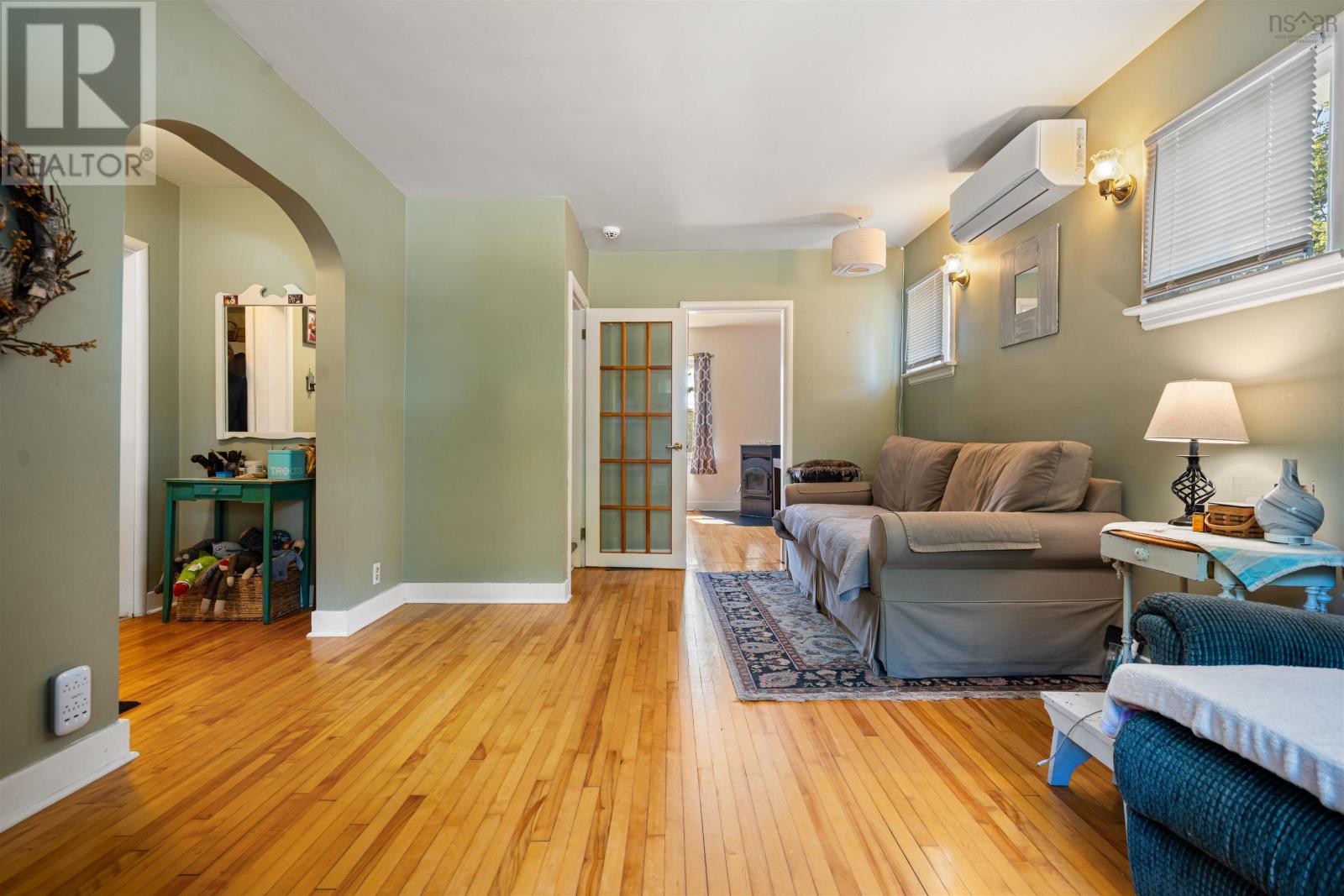 Property 18 of 29 of 46 LOCKHART Avenue