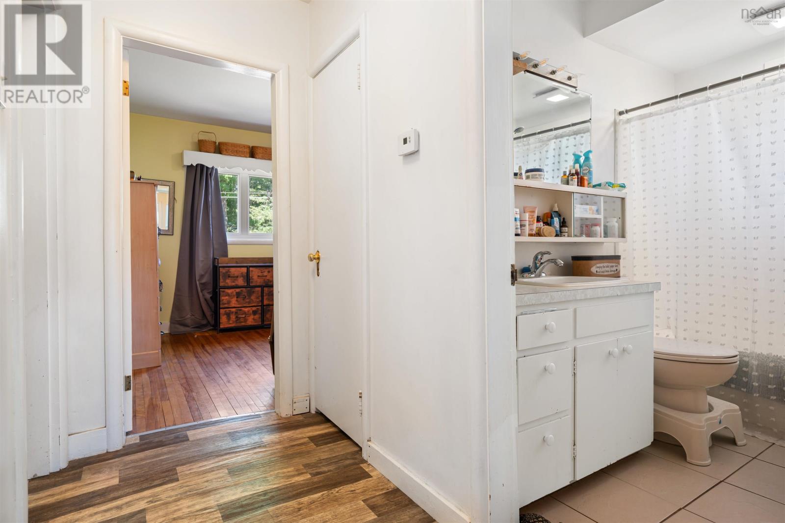 Property 23 of 29 of 46 LOCKHART Avenue