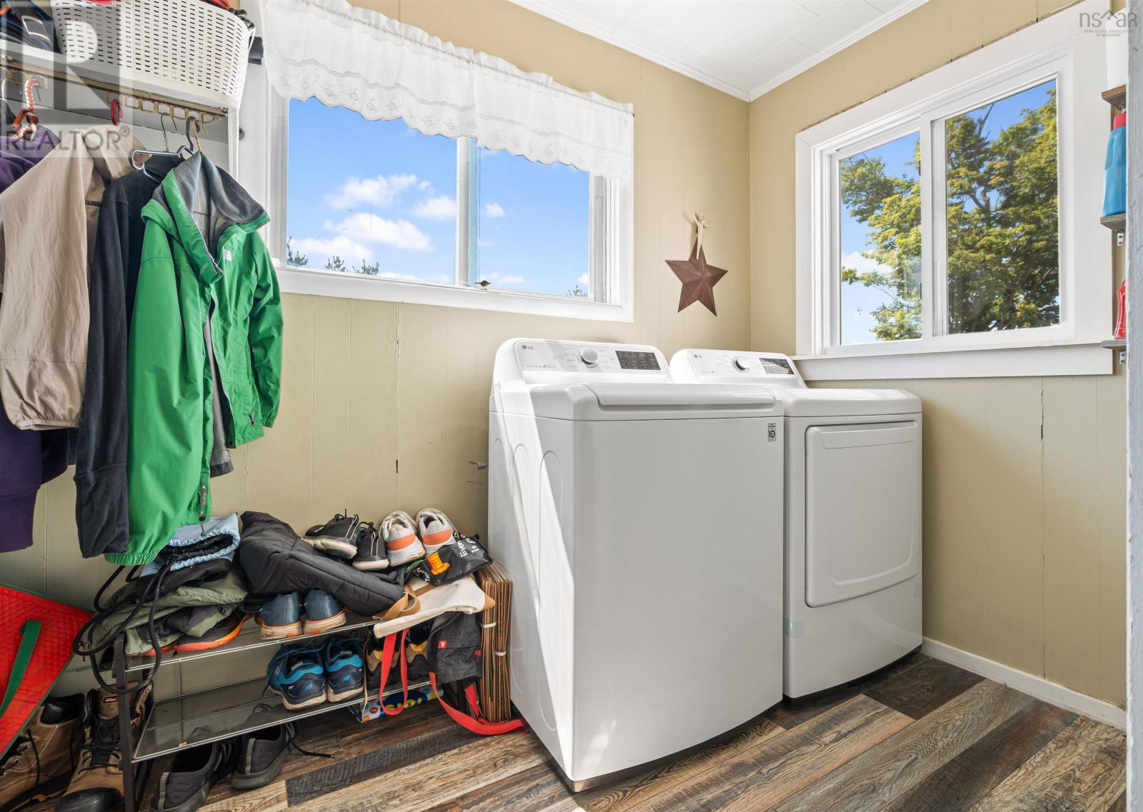 Property 12 of 29 of 46 LOCKHART Avenue