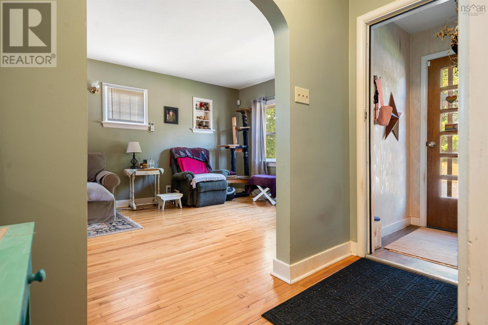 Property 22 of 29 of 46 LOCKHART Avenue