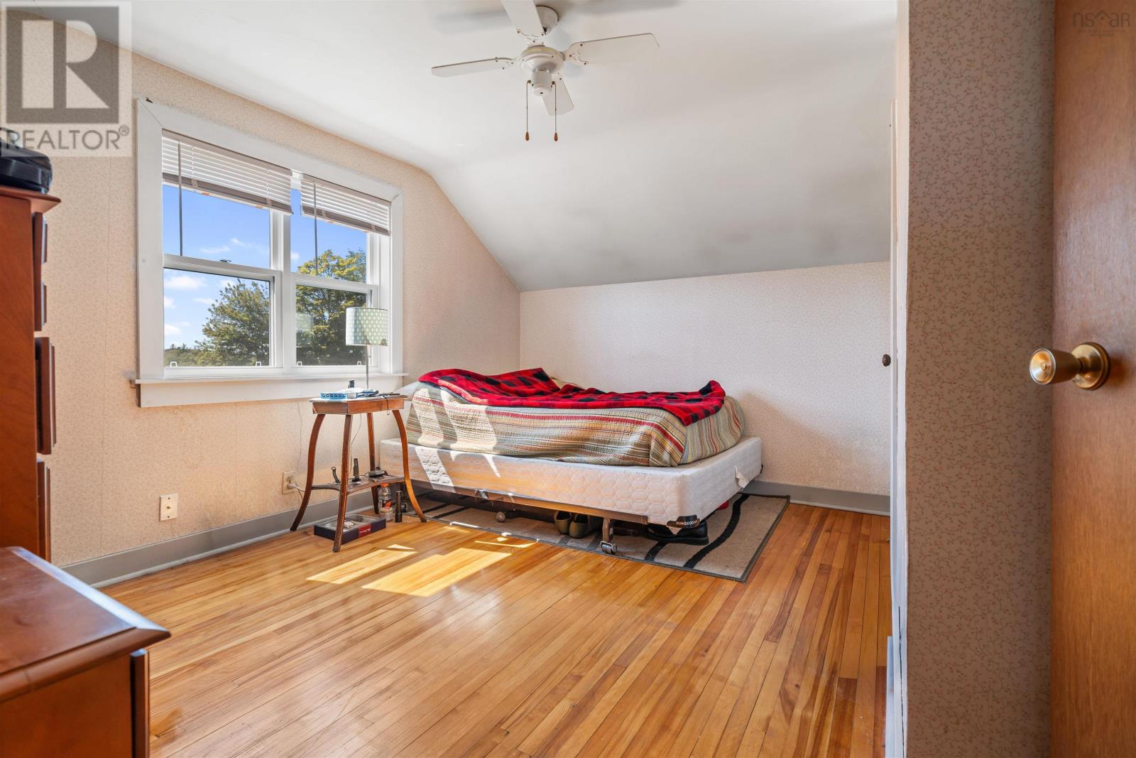 Property 27 of 29 of 46 LOCKHART Avenue