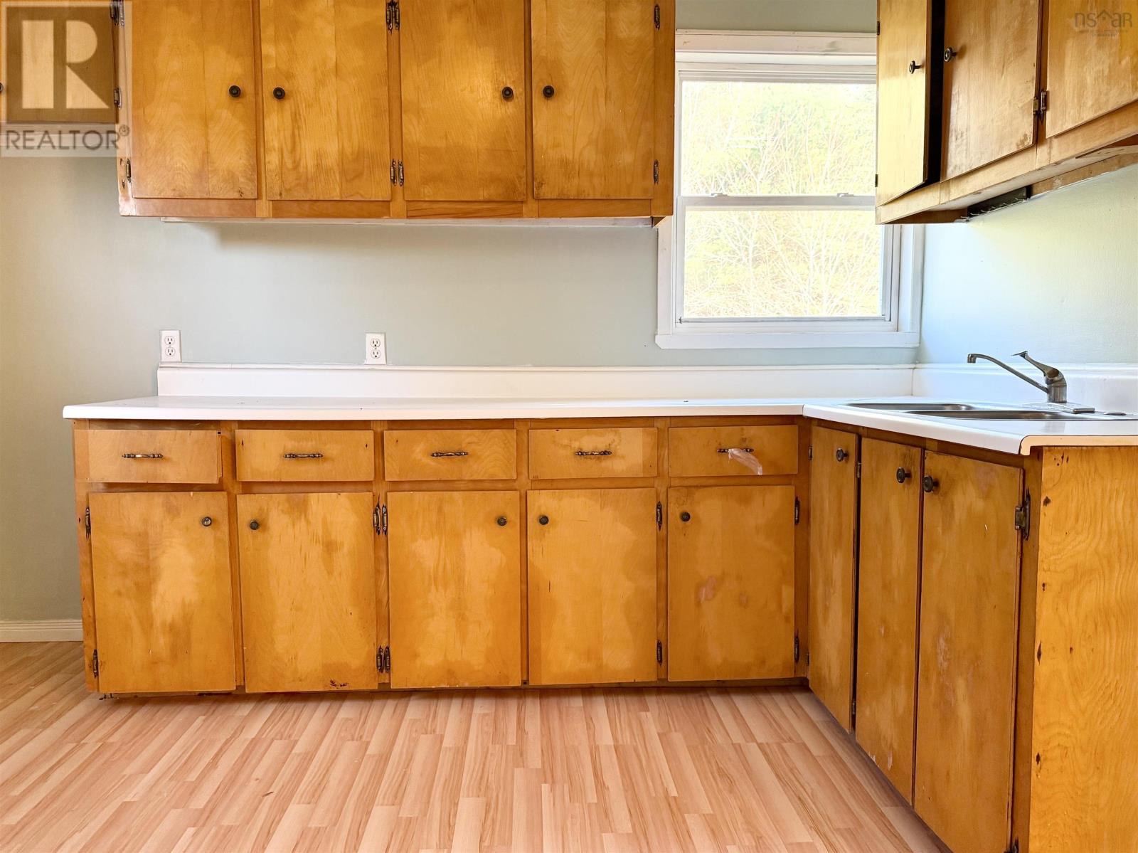 Property 28 of 36 of 2695 Sackville Drive