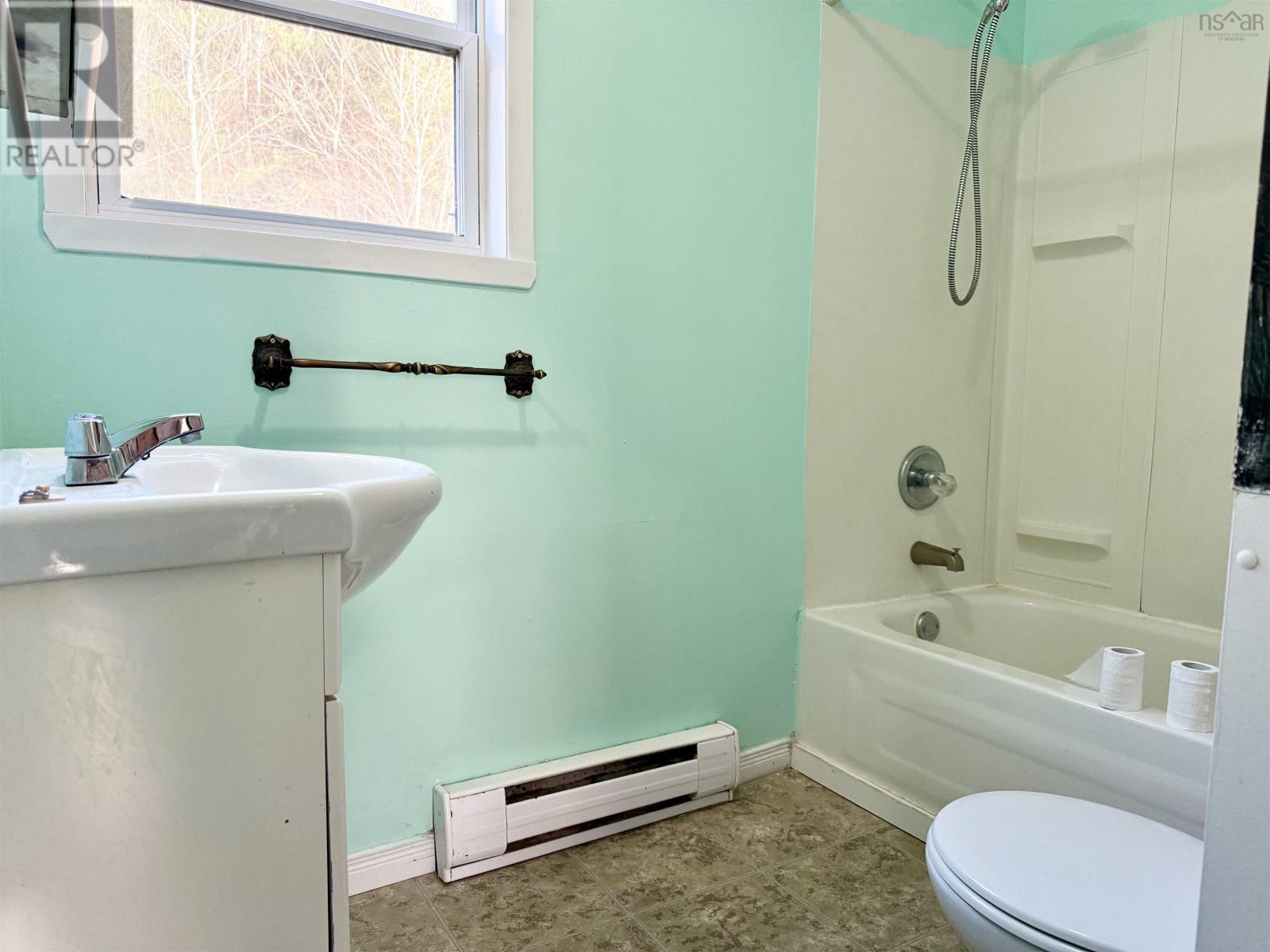 Property 21 of 36 of 2695 Sackville Drive