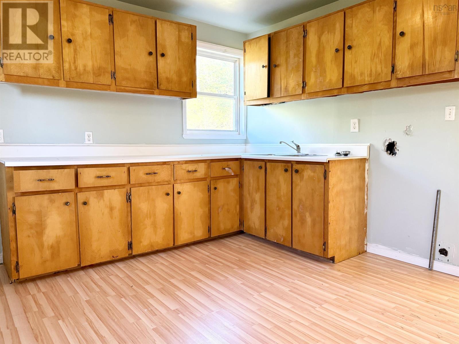 Property 27 of 36 of 2695 Sackville Drive