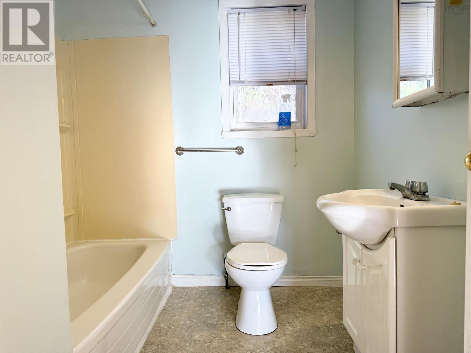 Property 33 of 34 of 2695 Sackville Drive