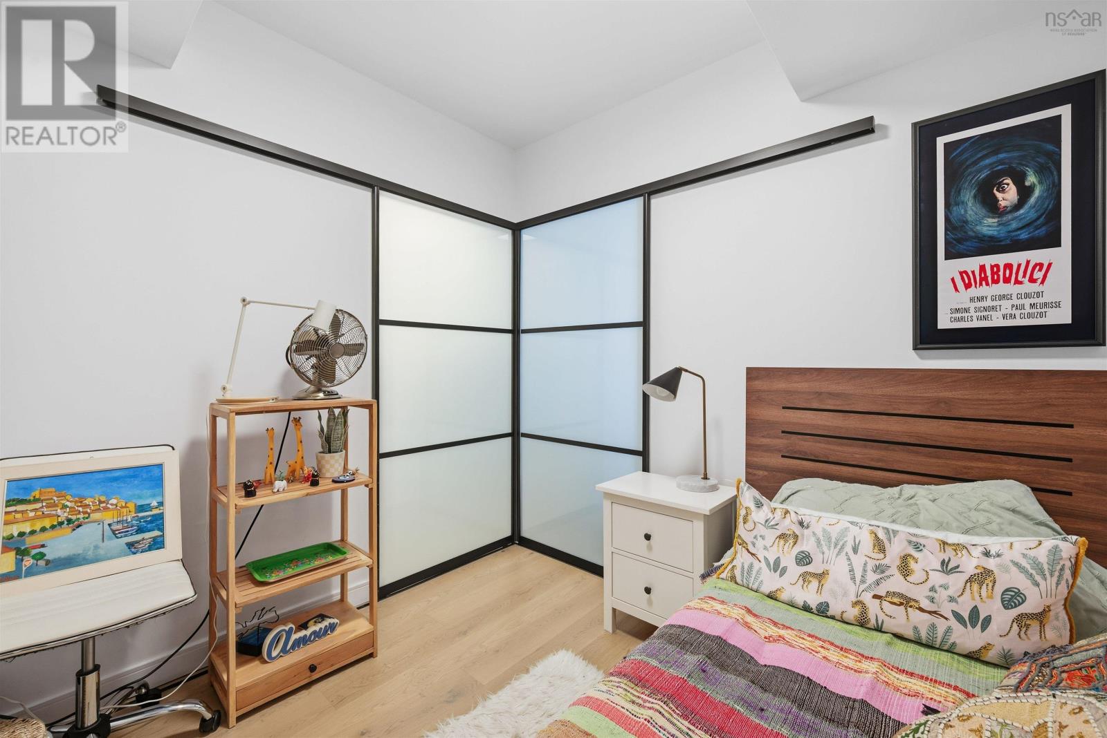 Property 22 of 48 of 1009 1650 Granville Street