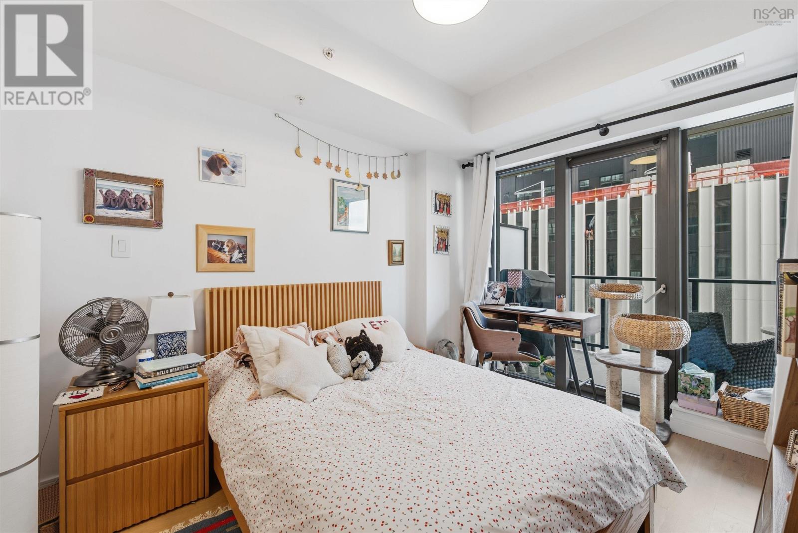 Property 23 of 48 of 1009 1650 Granville Street