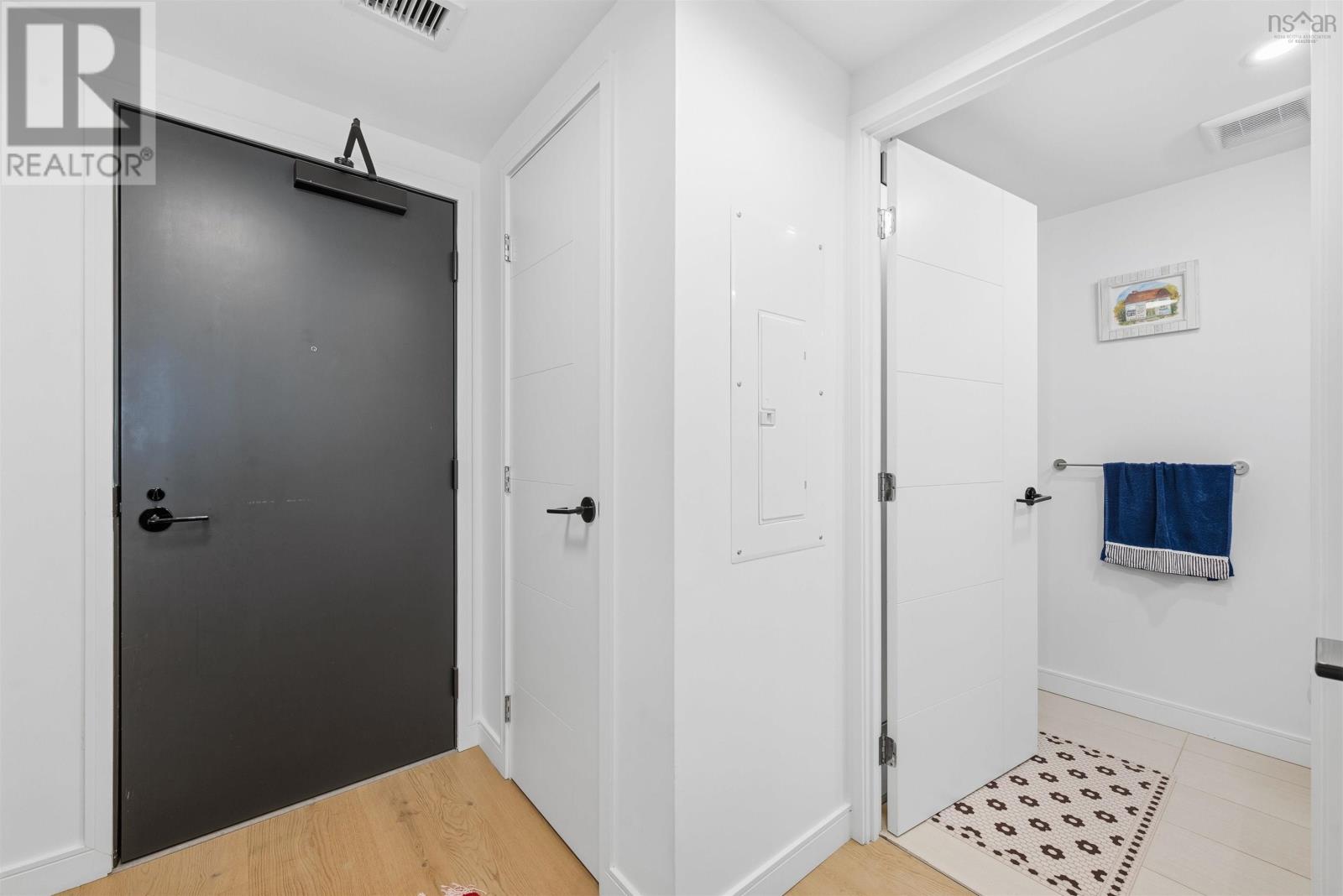 Property 3 of 48 of 1009 1650 Granville Street