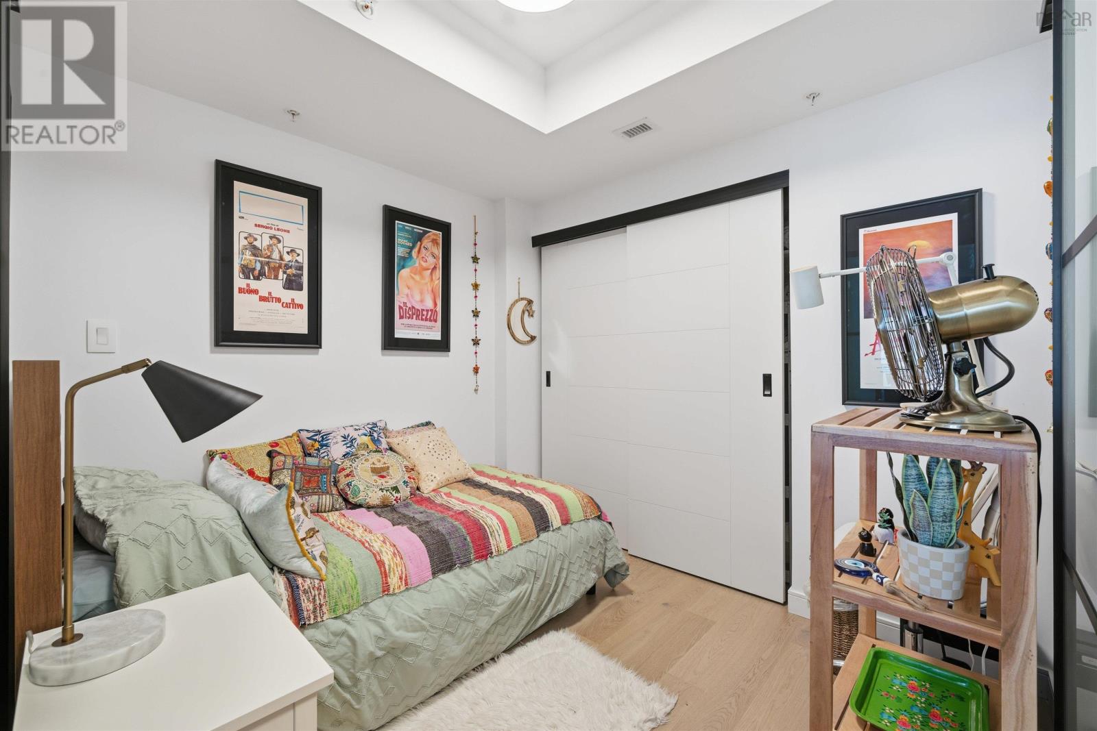 Property 20 of 48 of 1009 1650 Granville Street