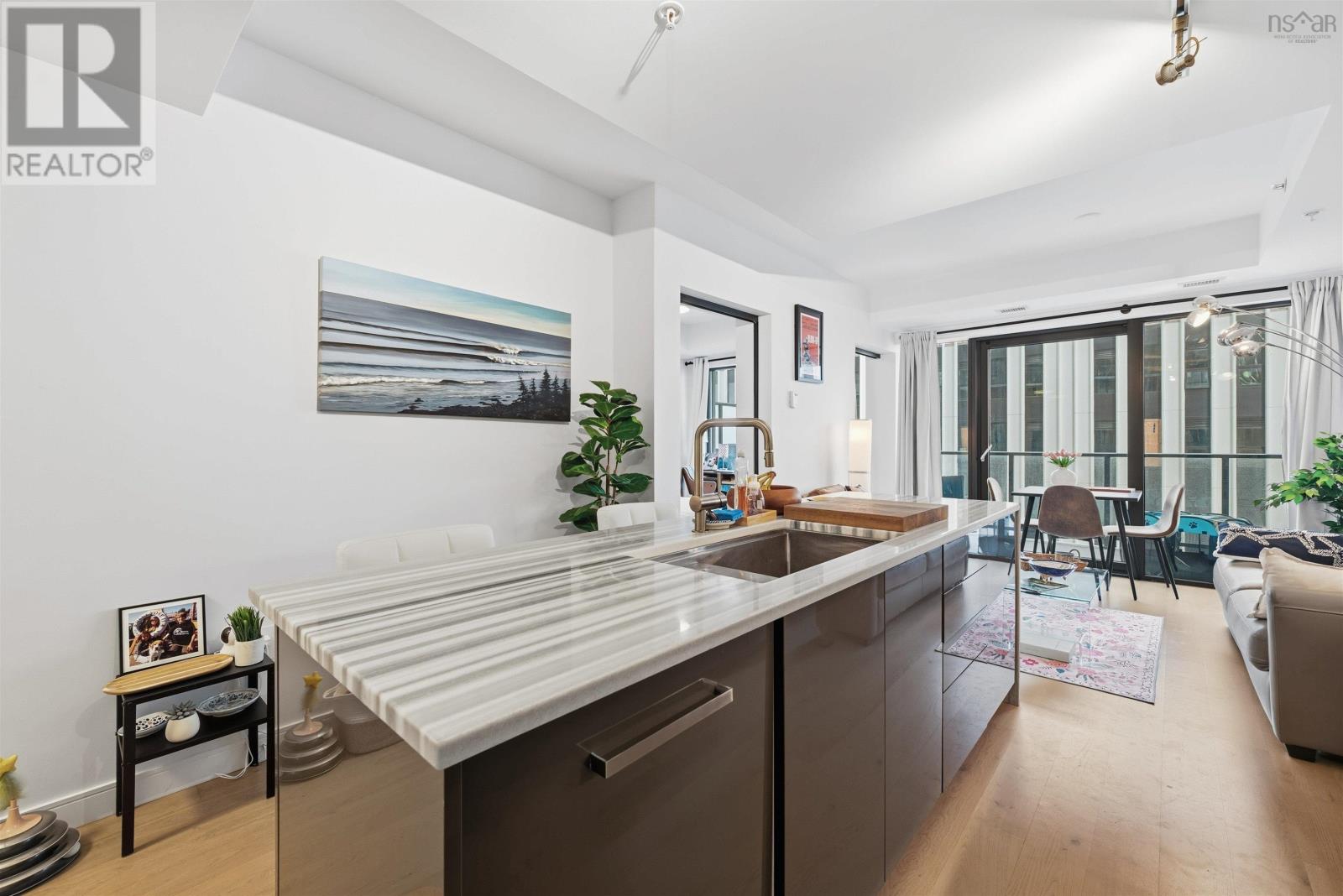 Property 9 of 48 of 1009 1650 Granville Street