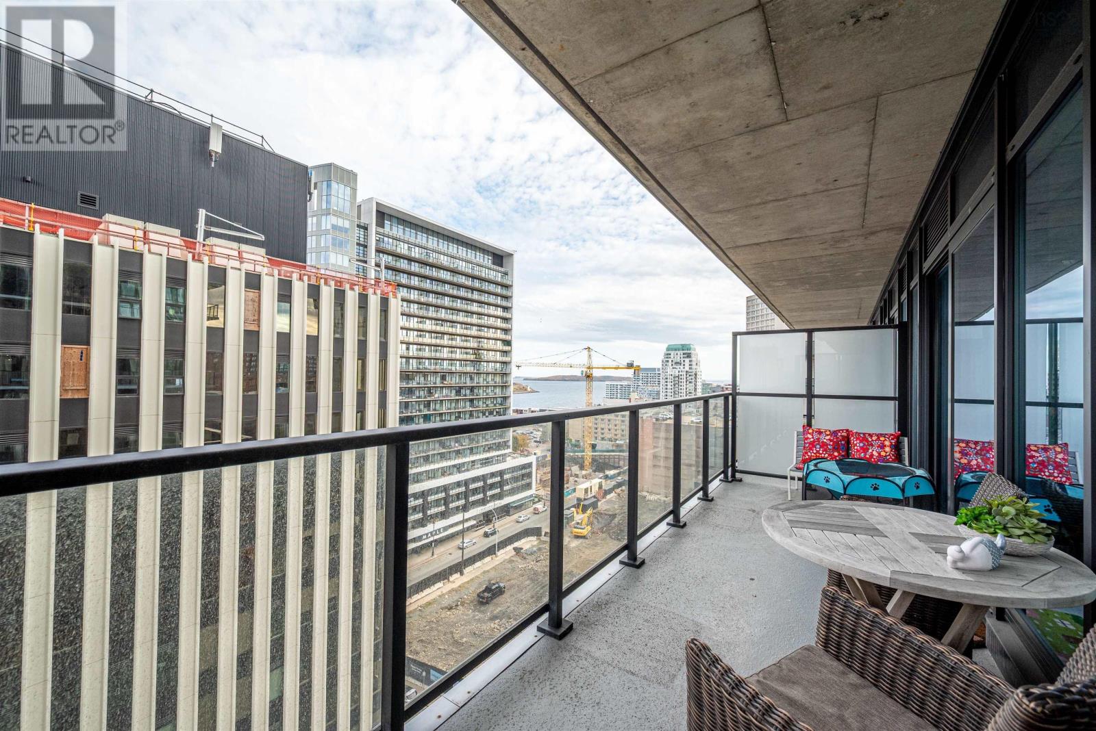 Property 30 of 48 of 1009 1650 Granville Street