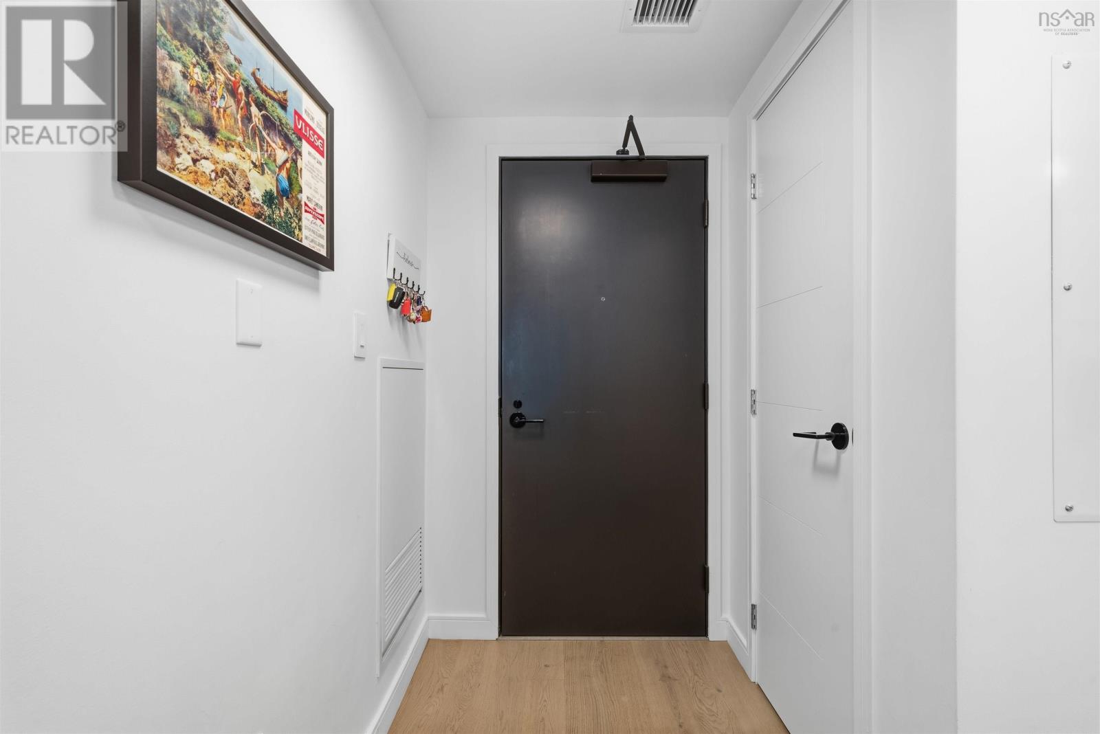 Property 4 of 48 of 1009 1650 Granville Street