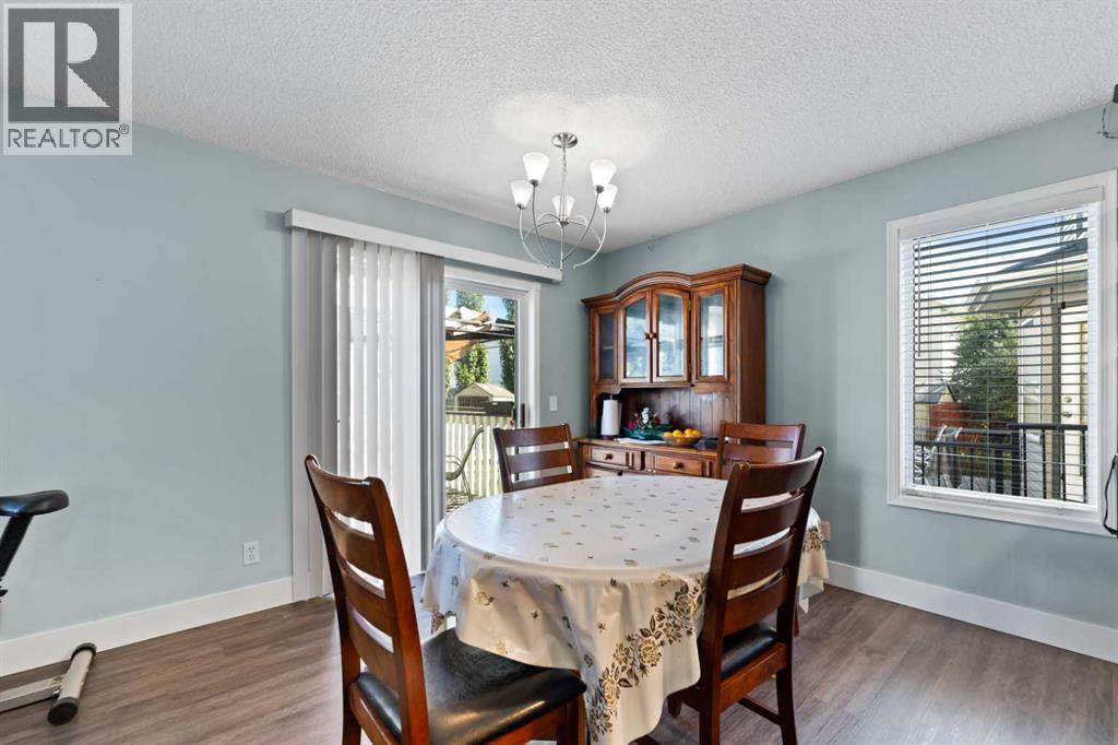 Single Family House for Sale in  Coral Springs Close NE Coral Springs Calgary 