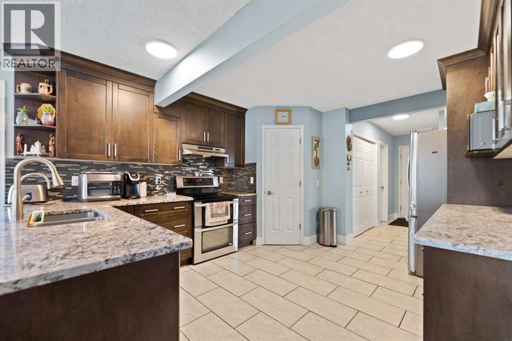 Single Family House for Sale in  Coral Springs Close NE Coral Springs Calgary 