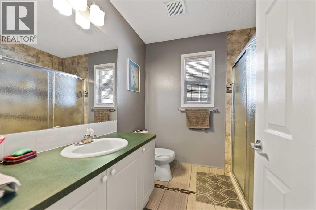 Single Family House for Sale in  Coral Springs Close NE Coral Springs Calgary 