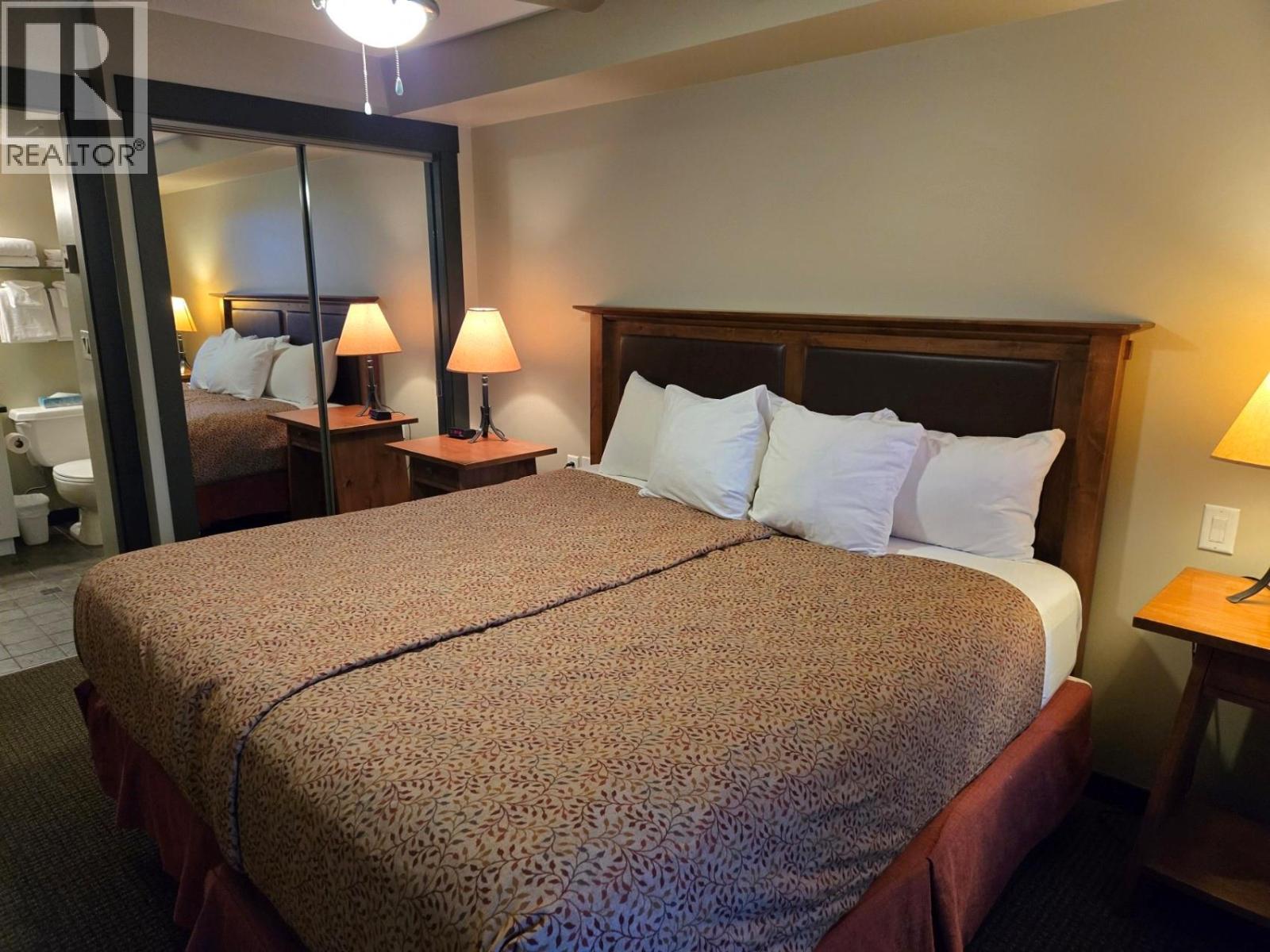 #406 2070 SUMMIT DRIVE - 10