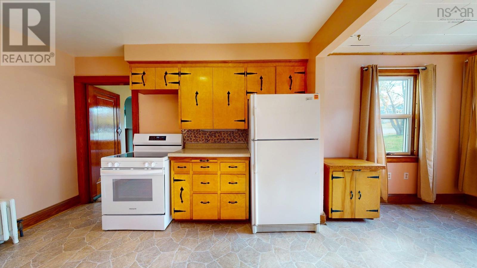 Property 6 of 38 of 4 Montgomery Street