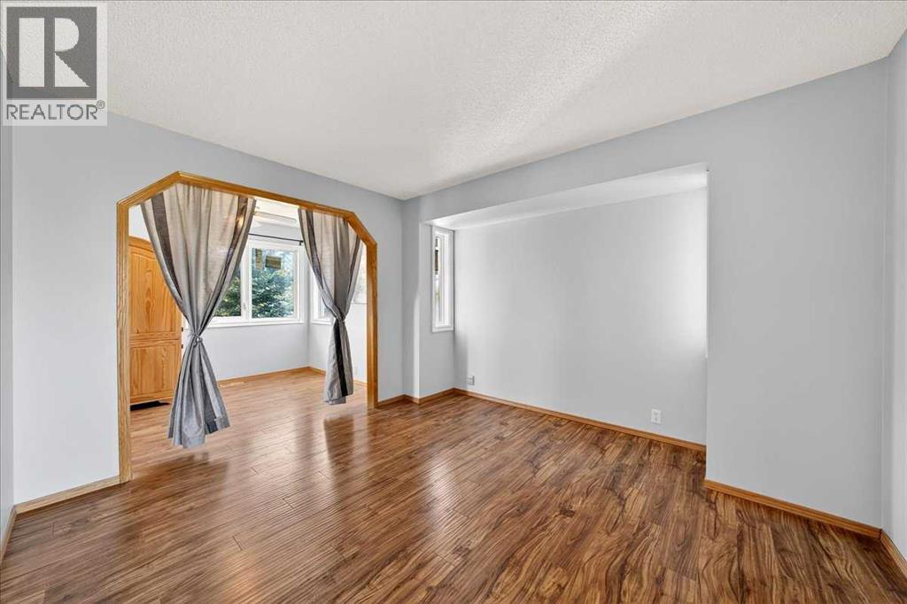 Single Family House for Sale in  Macewan Park Rise NW MacEwan Glen Calgary 