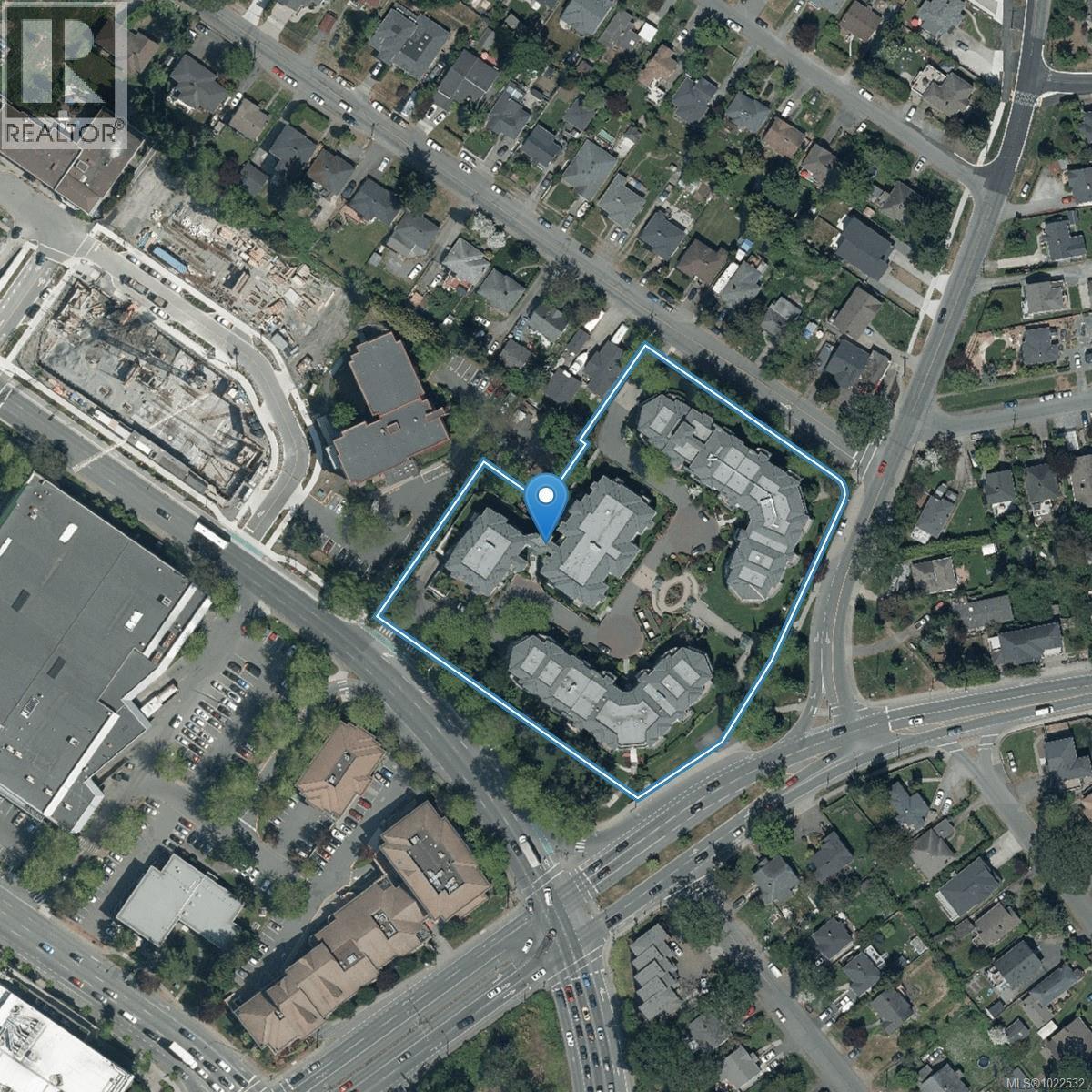 212 894 Vernon Avenue, Saanich