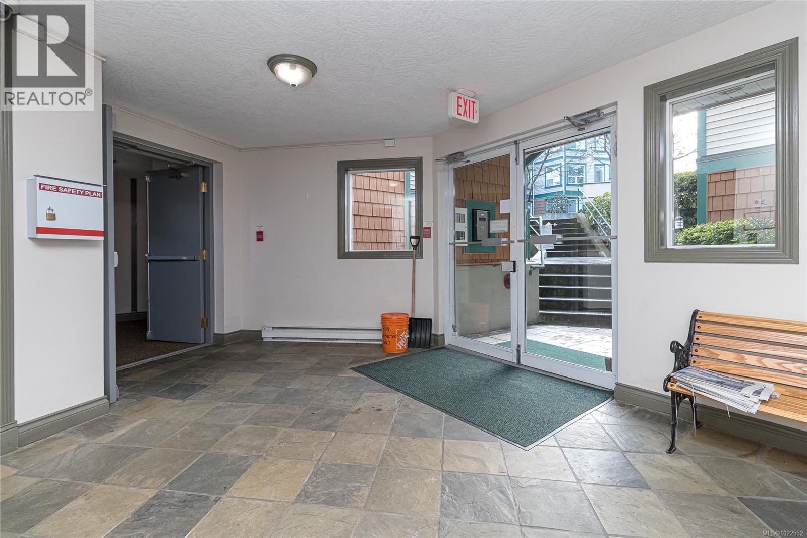 #212 894 Vernon Ave - 4