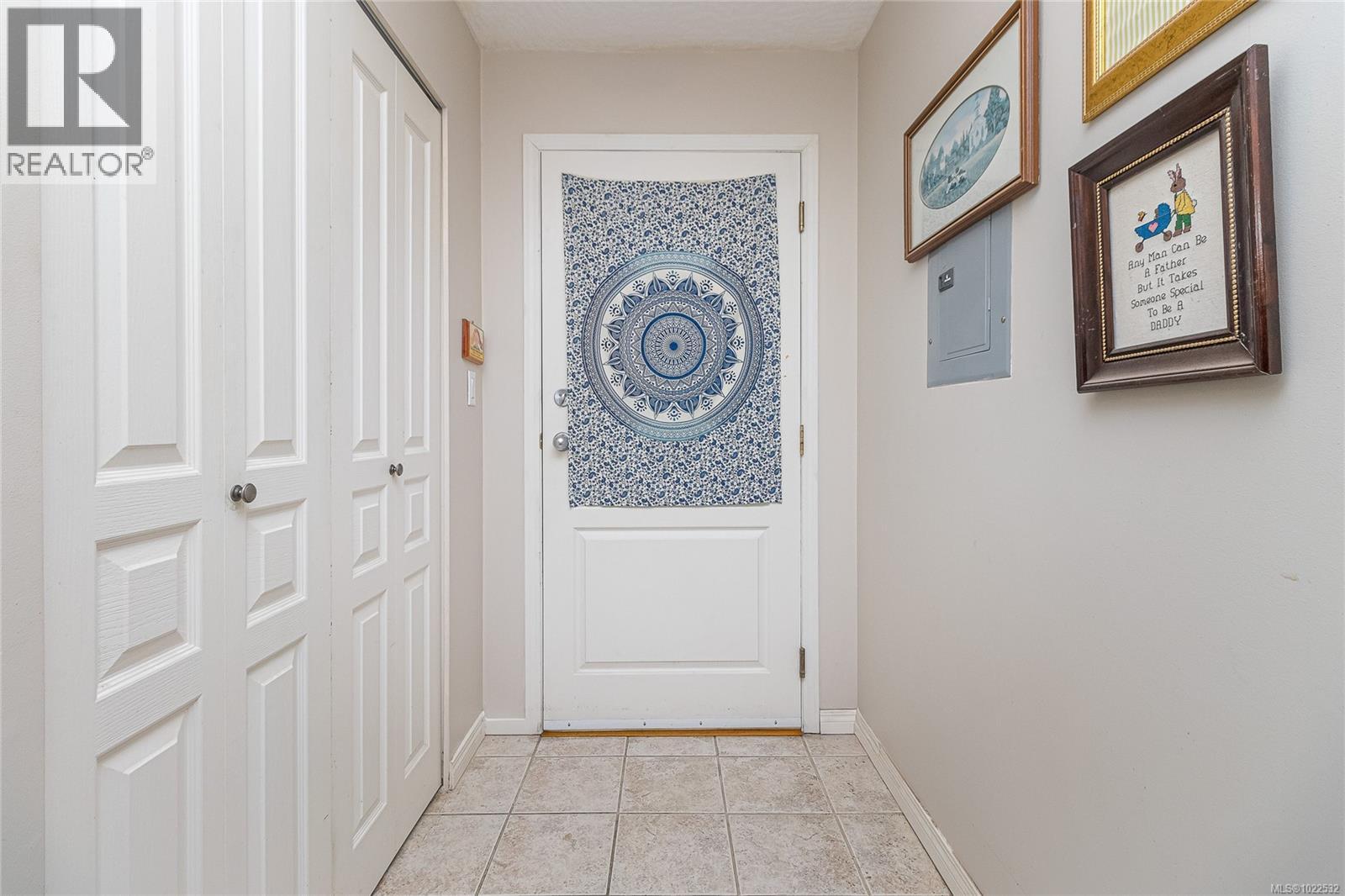 212 894 Vernon Avenue, Saanich