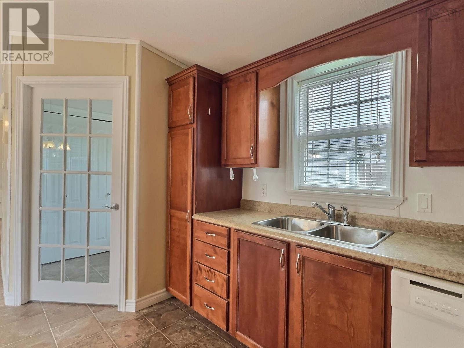 Property 4 of 21 of 25 Pinehurst Street