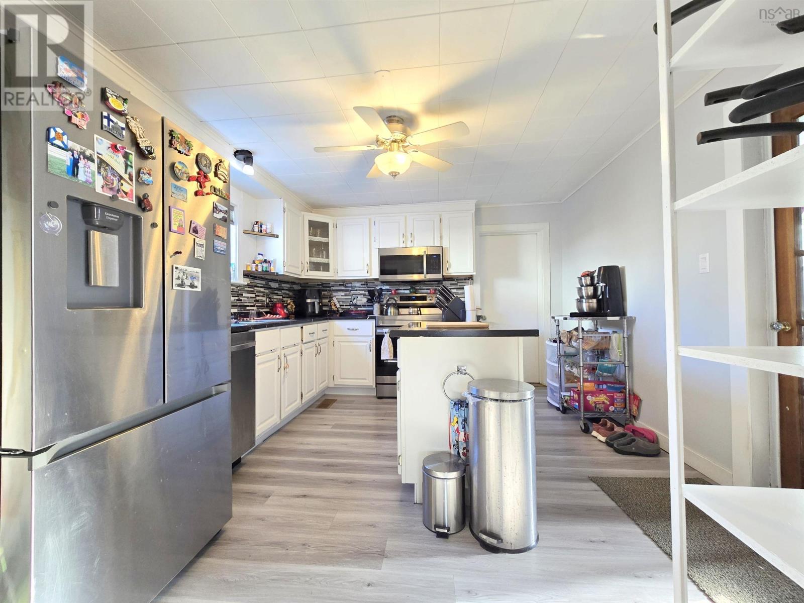 Property 10 of 37 of 13 Belmont Street