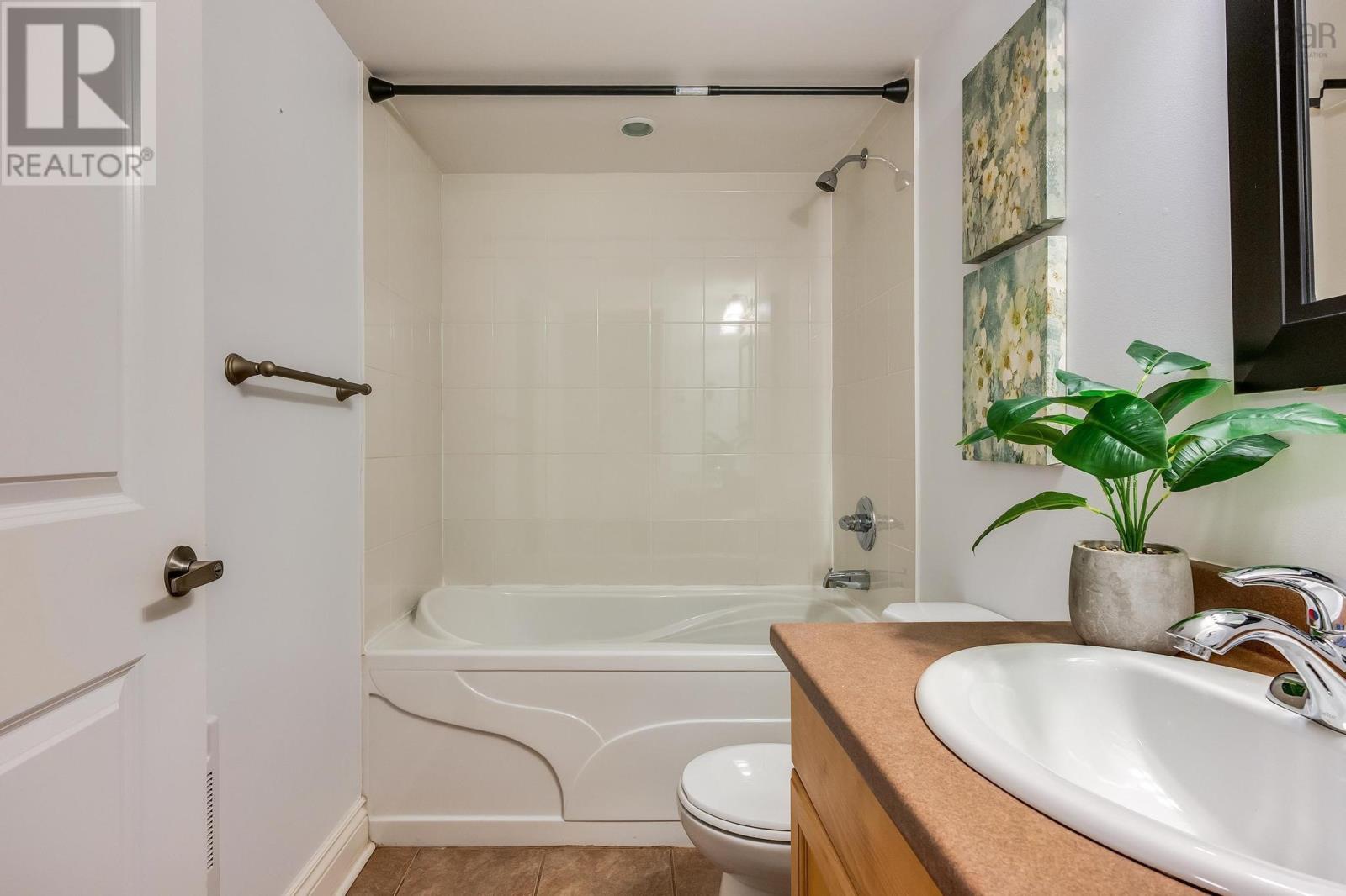 Property 26 of 38 of 405- 5234 Morris St