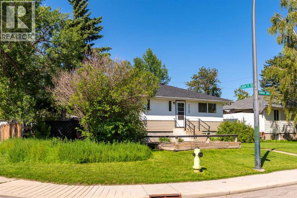Single Family House Bungalow for Sale in  Lynnwood Drive SE Ogden Calgary 