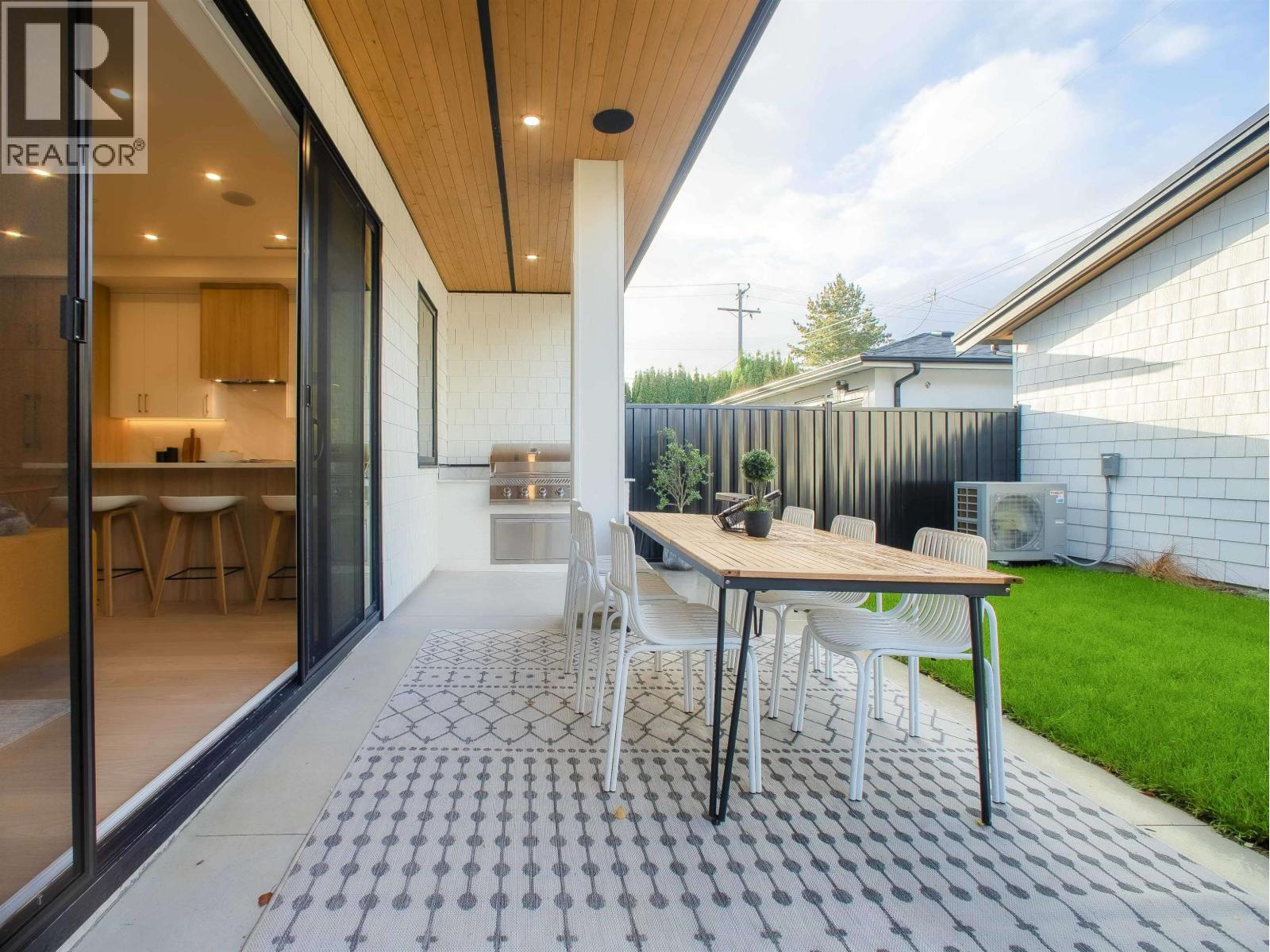 2 2785 W 21 AVENUE, Vancouver