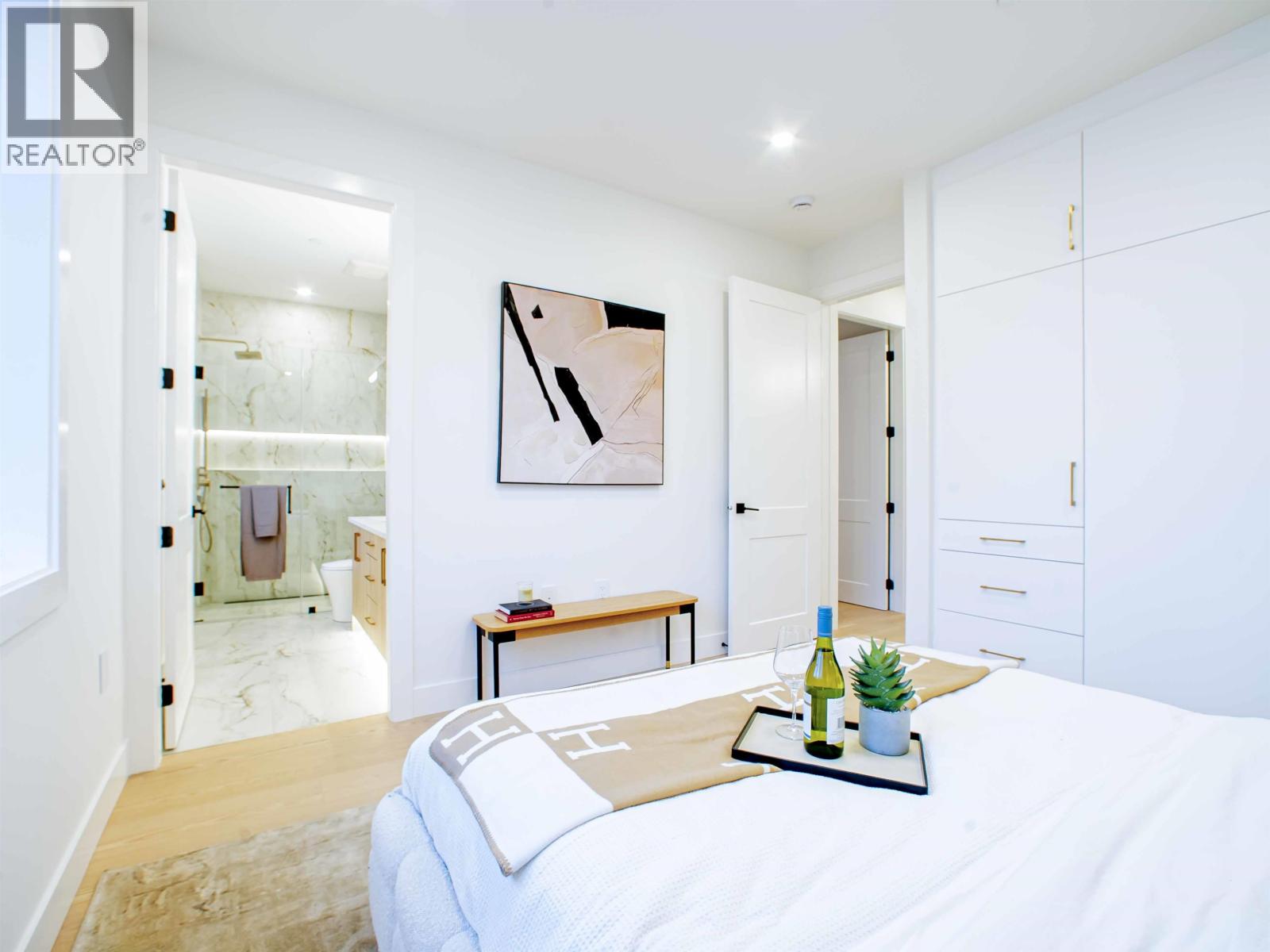 2 2785 W 21 AVENUE, Vancouver