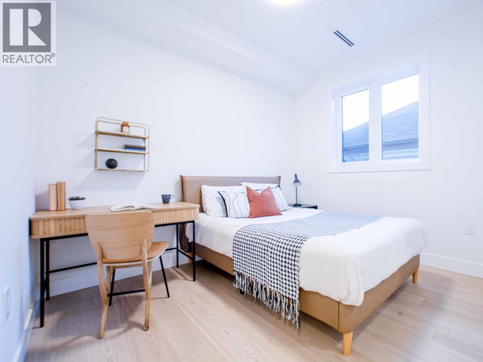 2 2785 W 21 AVENUE, Vancouver